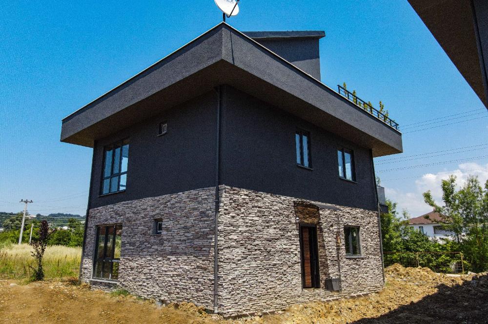 Düzce Merkez Konuralp Satılık 4+1 Tripleks Villa