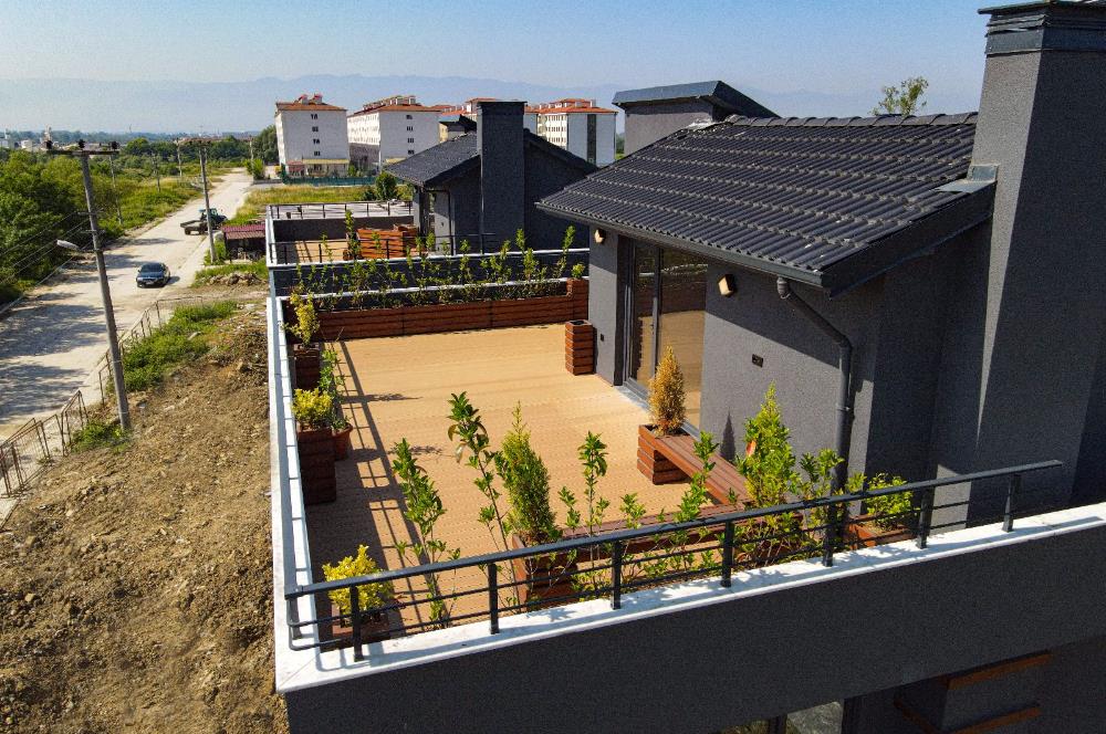 Düzce Merkez Konuralp Satılık 4+1 Tripleks Villa