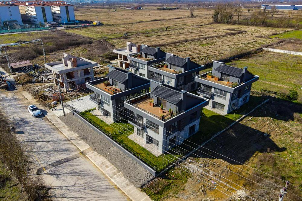 Düzce Merkez Konuralp Satılık 4+1 Tripleks Villa