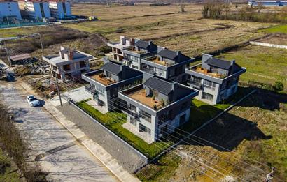 Düzce Merkez Konuralp Satılık 4+1 Tripleks Villa