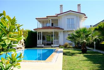 Doğa Manzaralı Muğla Ortaköy'de Havuzlu Müstakil Villa