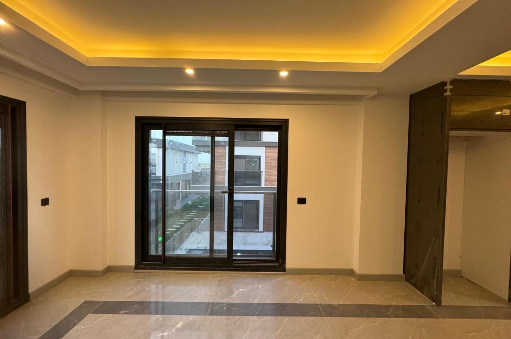 Seyrek Villakent Eges Life Sitesi'nde Satılık 5+2 Villa