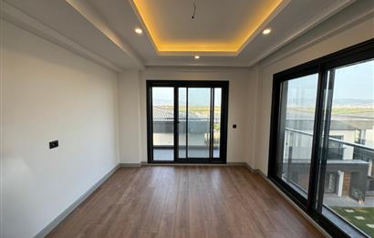 Seyrek Villakent Eges Life Sitesi'nde Satılık 5+2 Villa