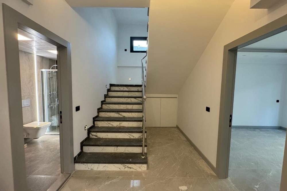 Seyrek Villakent Eges Life Sitesi'nde Satılık 5+2 Villa