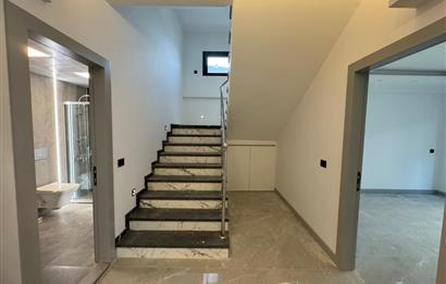 Seyrek Villakent Eges Life Sitesi'nde Satılık 5+2 Villa