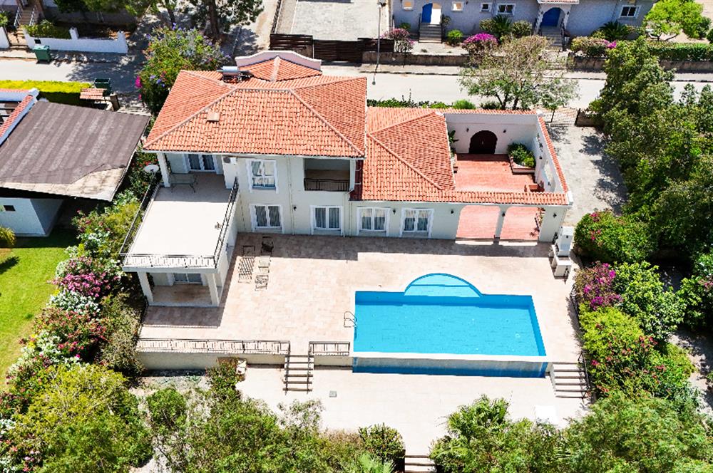 Mediterranean 4 Bedroom Villa For Sale 