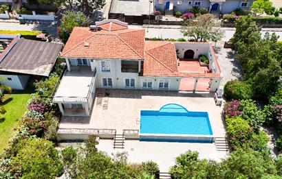 Mediterranean 4 Bedroom Villa For Sale 