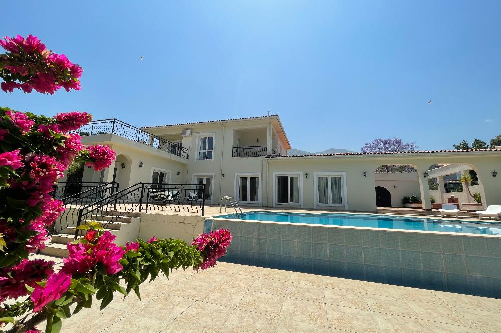 Mediterranean 4 Bedroom Villa For Sale 