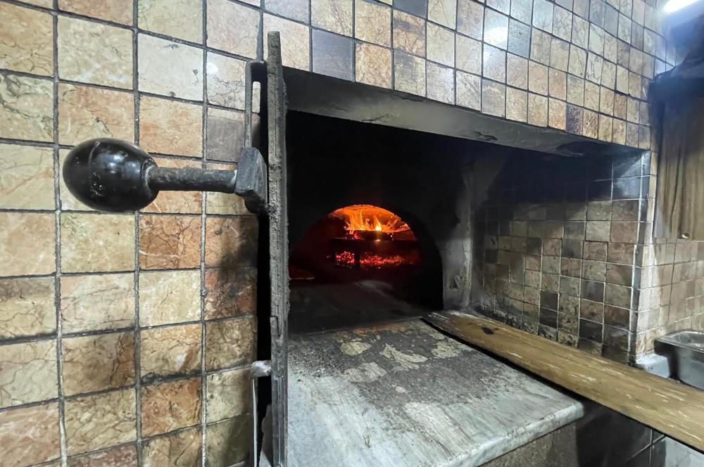 Harika Lokasiyon, İçerisi Malzeme ile Dolu Restoran ve Bakkal.