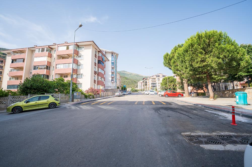 C21 Cius; Çukur Bahçede Asansörlü Yeni Binada Köşe Satılık Daire