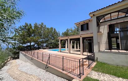 Amazing detached 5+2 villa for sale in Bellapais, Kyrenia 