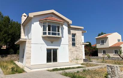 Alsancak Camelot Beach Tarafında Piyasa Fiyatının Altında Satılık 3+2 Villa (Odeme Planlı)