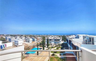 Girne Çatalköy'de Triplex 3+1 ikiz Villa- Eşsiz Dağ ve Deniz Manzaralı, Çok Katlı Modern Konut - Havuz ve Fitness İmkanlarıyla**