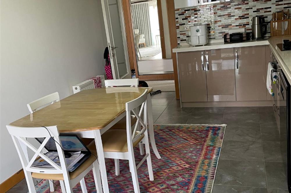 HASTANE VE METROYA YAKIN ARA KAT LÜKS 4+1 165 M2 DAİRE