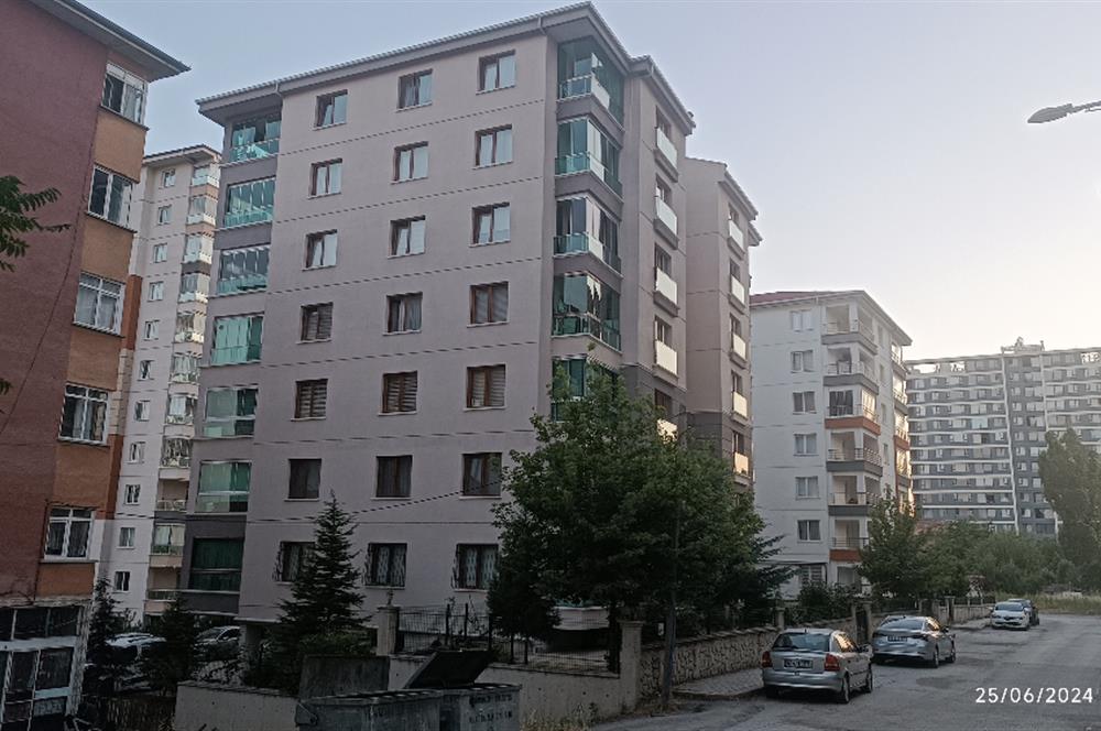 HASTANE VE METROYA YAKIN ARA KAT LÜKS 4+1 165 M2 DAİRE