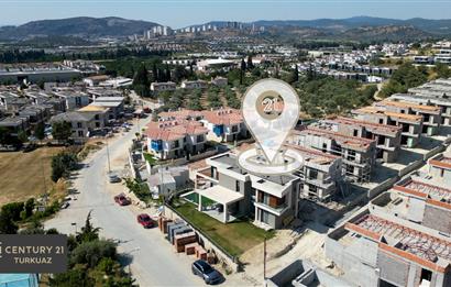 Kuşadası Karaova Mahallesinde Deniz Manzaralı Satılık Ultra Lüx Villa