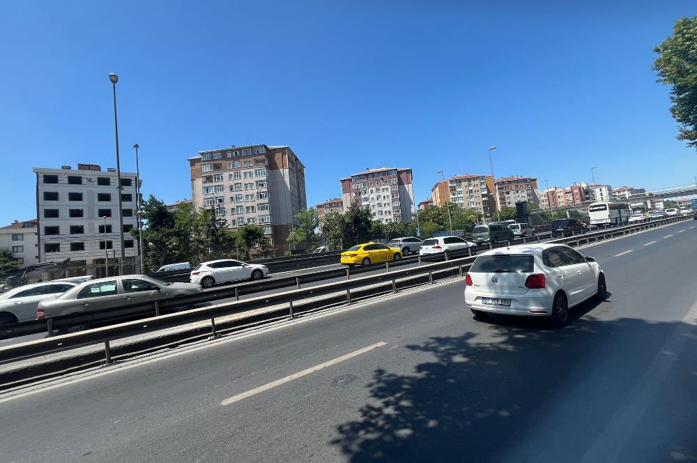 E5 Müthiş Konum 120m2 Satılık Dükkan