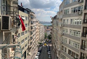 Beşiktaş Hüsrev Gerede Caddesi 3+1 Satılık Daire