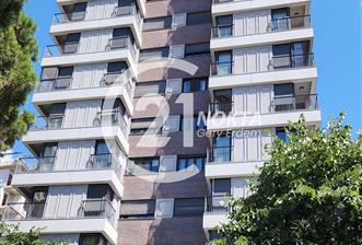 CADDEBOSTAN ÖMERPAŞADA  YILLIK BİNADA 3+1 135 m2 BOŞ DAİRE