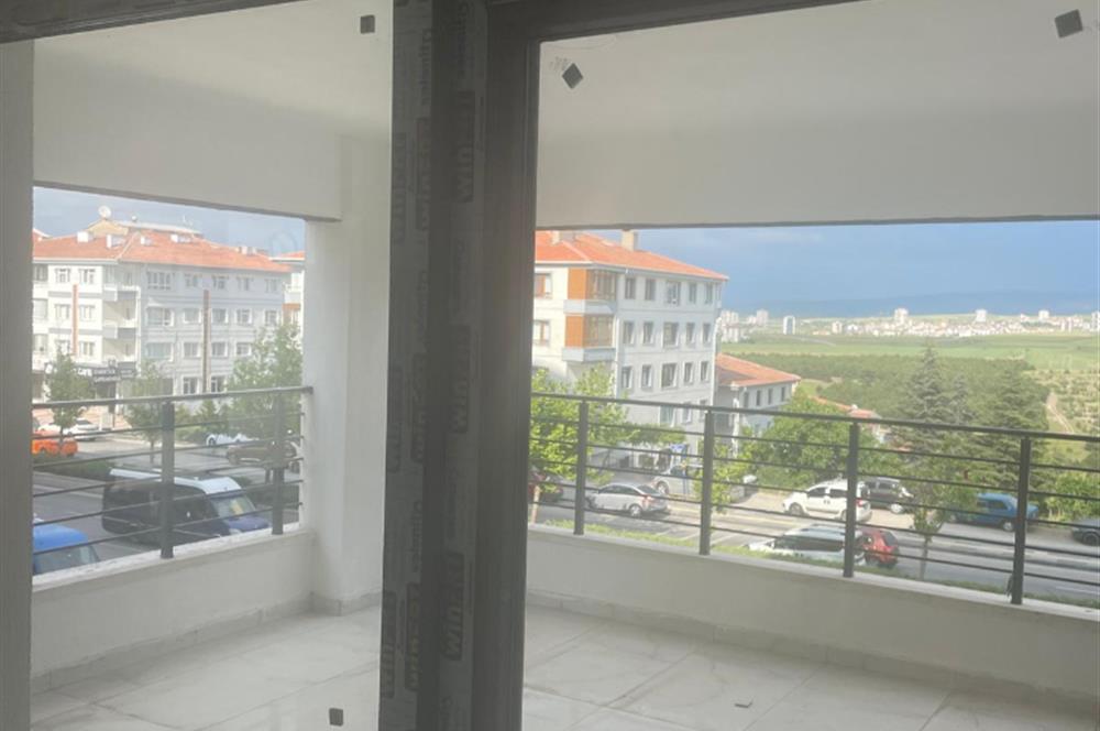 LÜKS VE GENİŞ 3+1 DAİRE (DOĞUKENT CADDESİNDE)