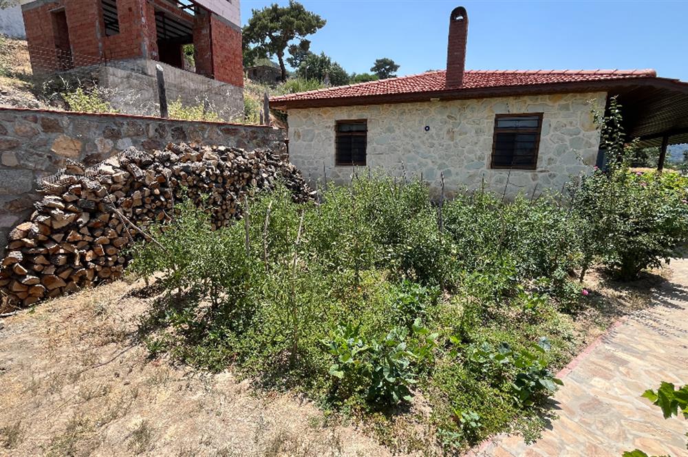 Burhaniye Avunduk’ta, Körfez Manzaralı, Satılık, Özel Yapım Taş Köy Evi