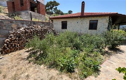 Burhaniye Avunduk’ta, Körfez Manzaralı, Satılık, Özel Yapım Taş Köy Evi