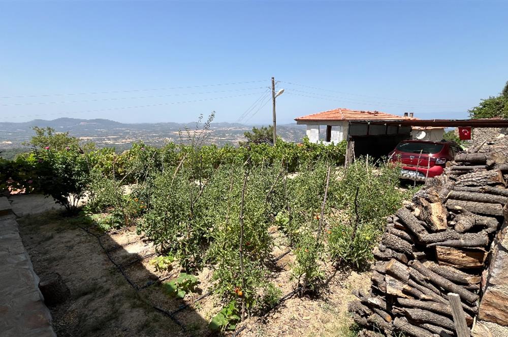 Burhaniye Avunduk’ta, Körfez Manzaralı, Satılık, Özel Yapım Taş Köy Evi