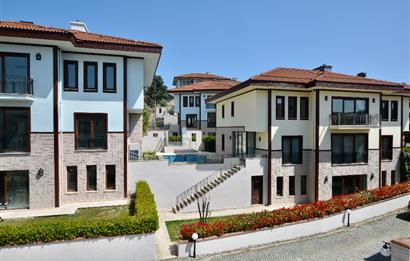 Simas Konaklarında Müstakil Havuzlu, Bahçeli Kiralık Villa