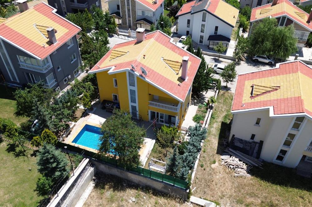 ÇANKAYA ALACAATLIDA HAVUZLU TAM MÜSTAKİL 5+2 SATILIK VİLLA