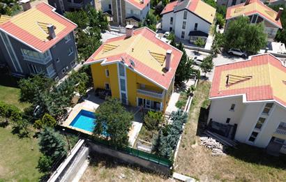 ÇANKAYA ALACAATLIDA HAVUZLU TAM MÜSTAKİL 5+2 SATILIK VİLLA