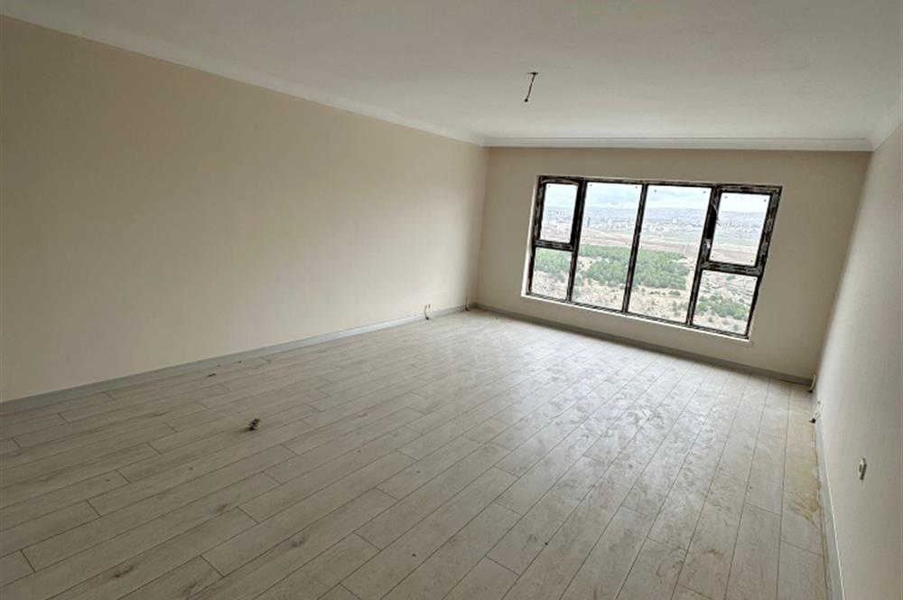 LÜKS VE GENİŞ 3+1 DAİRE (DOĞUKENT CADDESİNDE)