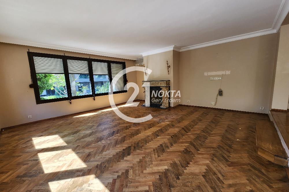 SUADİYE BAĞDAT CADDESİNDE GÜVENLİKLİ DEPREM RAPORLU 4+1 190 m2