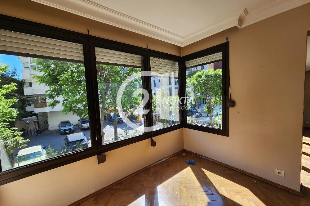 SUADİYE BAĞDAT CADDESİNDE GÜVENLİKLİ DEPREM RAPORLU 4+1 190 m2