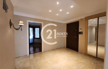 SUADİYE BAĞDAT CADDESİNDE GÜVENLİKLİ DEPREM RAPORLU 4+1 190 m2