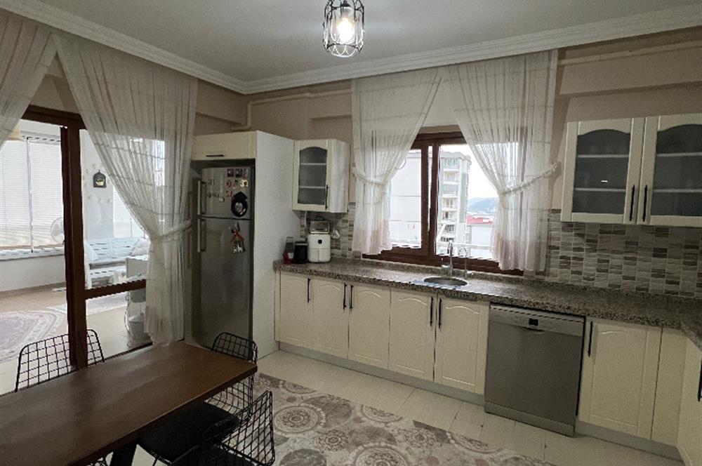 Kaşüstü Aquamarine sitesi havuz manzaralı daire