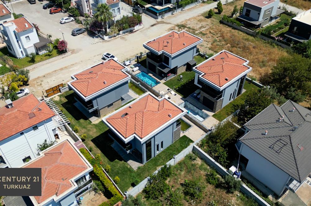 Kuşadası Siteler Bölgesinde Denize 900 Metre Uzaklıkta Özel Havuzlu Villa