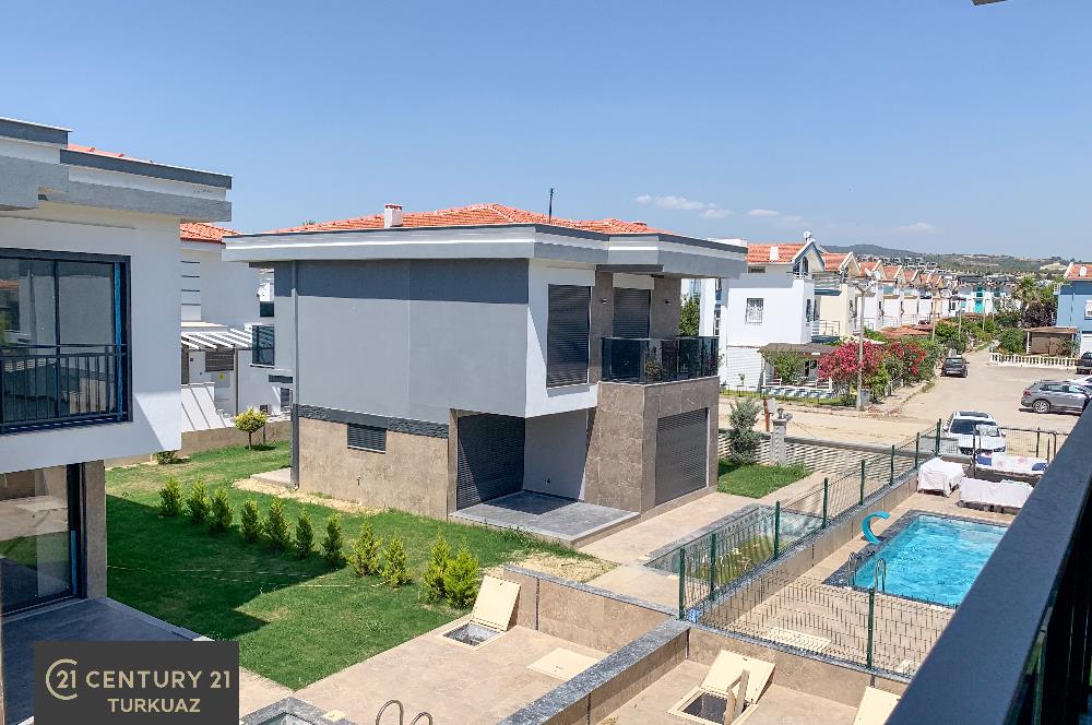 Kuşadası Siteler Bölgesinde Denize 900 Metre Uzaklıkta Özel Havuzlu Villa