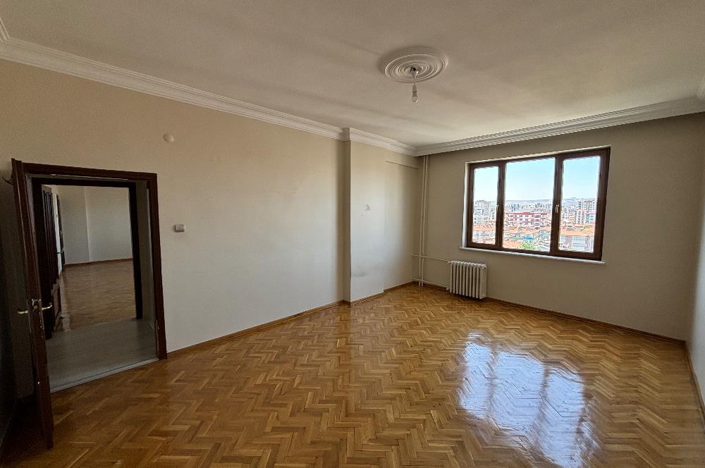 Sivas Caddesi Üzeri 4+1 Daire