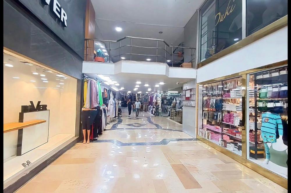 C21 Efkan Baştürk'ten Laleli Galeria Avm'de Satılık 100M2 Dükkan