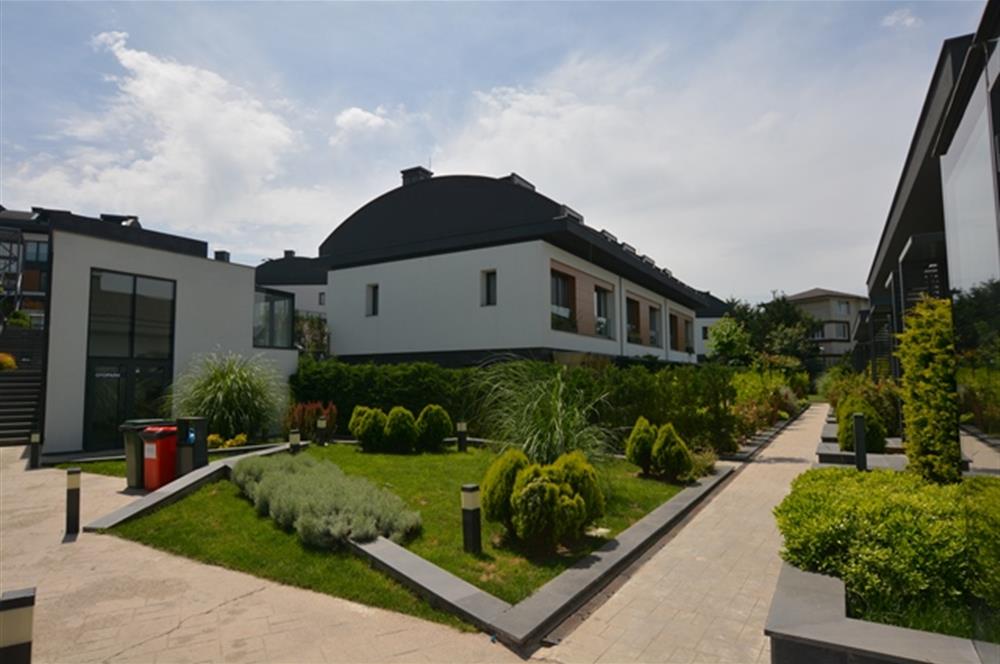 Terrace Hayat Sitesinde 3+1 Satılık Tripleks Villa