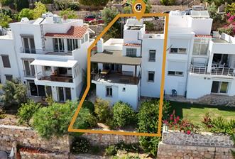 Bodrum Kadıkalesi Denize Sıfır Site içinde Satılık Tripleks Villa