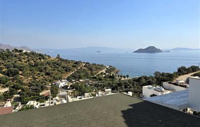 Bodrum Kadıkalesi Denize Sıfır Site içinde Satılık Tripleks Villa