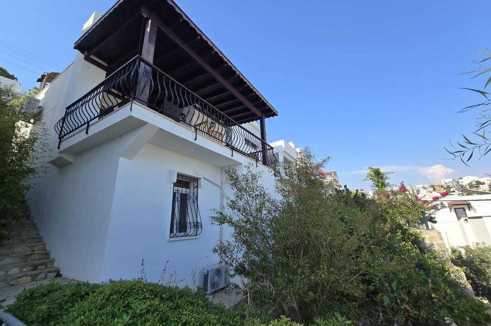 Bodrum Kadıkalesi Denize Sıfır Site içinde Satılık Tripleks Villa