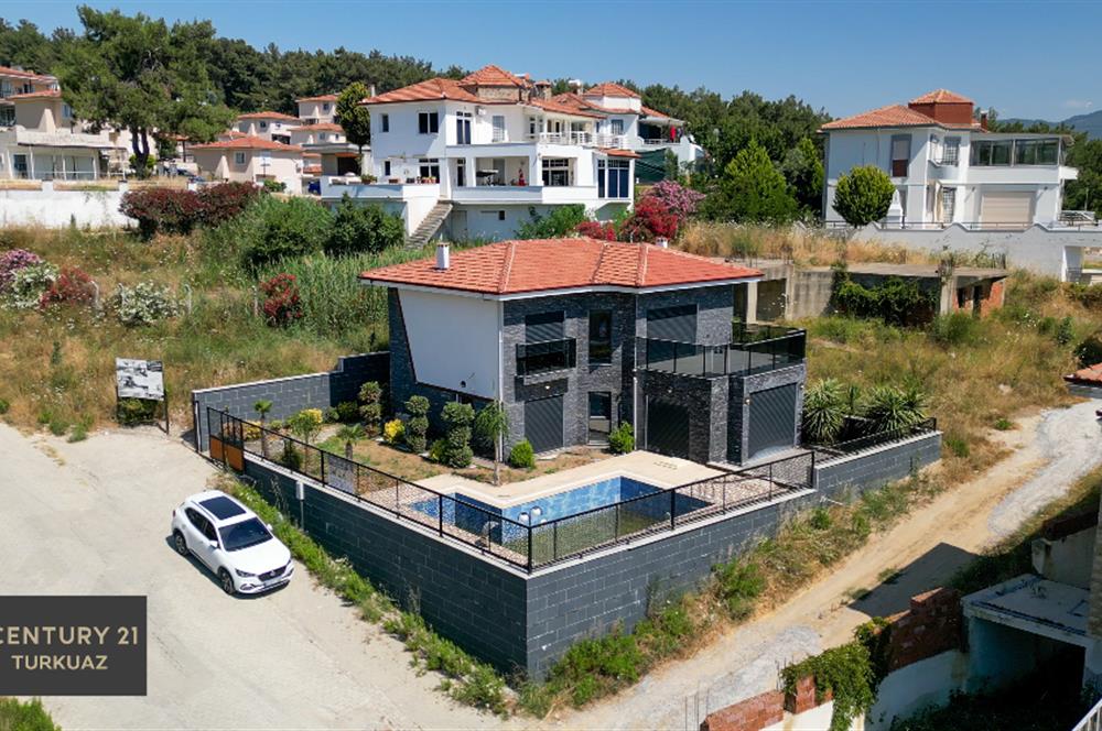 Kuşadası Soğucakta Muhteşem Deniz Manzaralı Özel Havuzlu  4+1 Villa