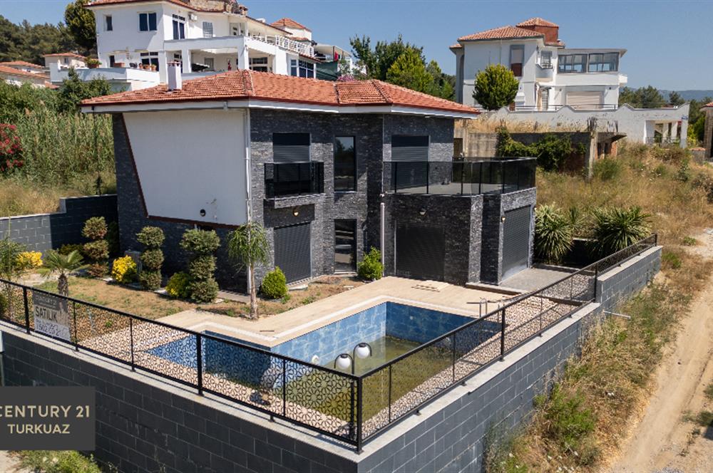 Kuşadası Soğucakta Muhteşem Deniz Manzaralı Özel Havuzlu  4+1 Villa