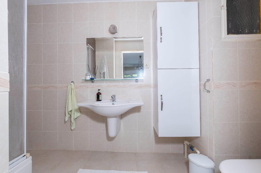 Bostancı Sahil Parselinde Satılık 5+1 190 m2 net Daire