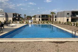 Starbucks and Migros Neighbouring 1+1 Apartment in Complex with Pool