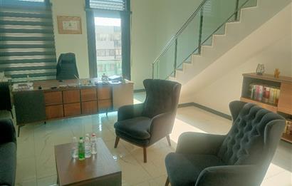 Kuşadası’nın Kalbi İnönü Caddesinde Modern Bir Ofis