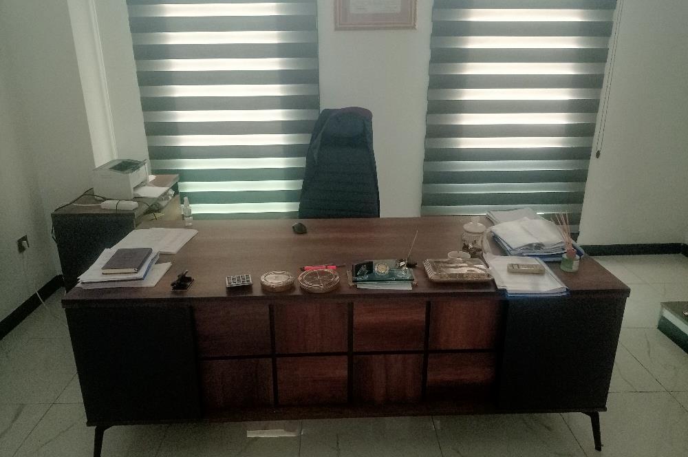 Kuşadası’nın Kalbi İnönü Caddesinde Modern Bir Ofis