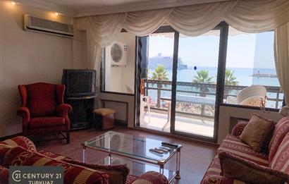 Kuşadası Marina da Muhteşem Deniz Manzaralı Satılık 2+1 Yalı Dairesi